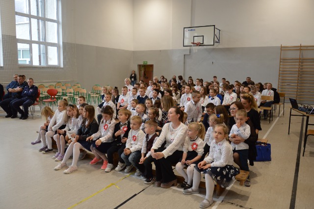 SP Sokołowiec - Uroczysta Akademia z okazji Odzyskania Niepodległości przez Polskę