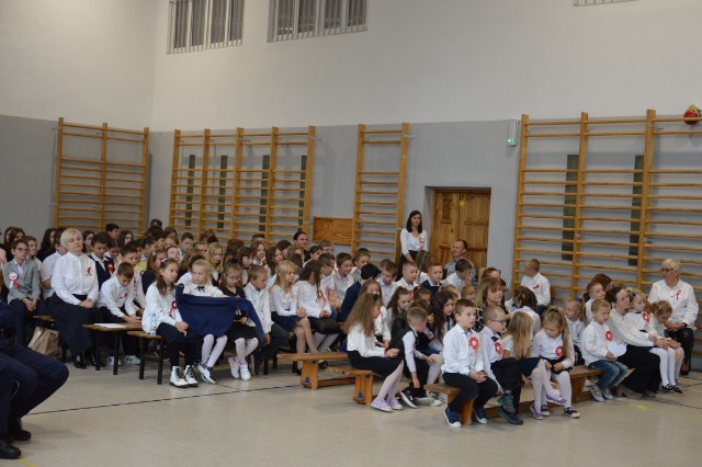 SP Sokołowiec - Uroczysta Akademia z okazji Odzyskania Niepodległości przez Polskę