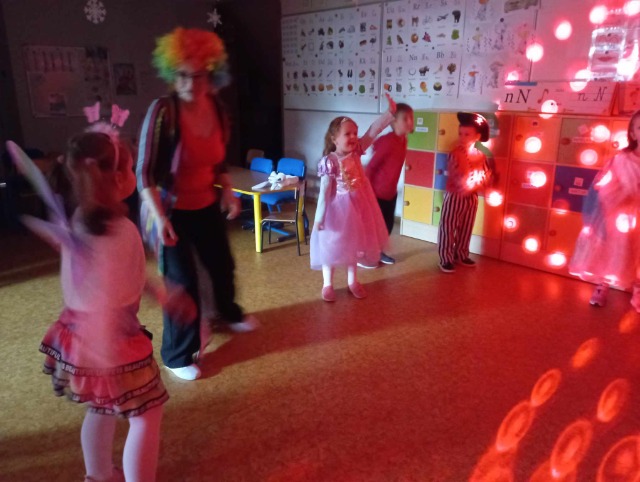 SP Sokołowiec - W karnawale, w karnawale dzieci bawią się wspaniale!