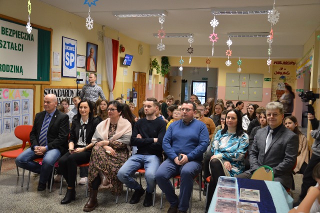 SP Sokołowiec - „Polski złoty w obiegu od 100 lat – NBP i jego funkcja emisyjna” - debata szkolna…