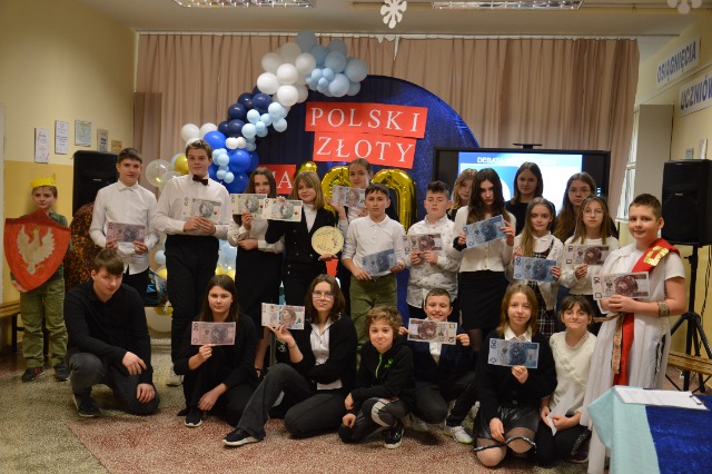 SP Sokołowiec - „Polski złoty w obiegu od 100 lat – NBP i jego funkcja emisyjna” - debata szkolna…
