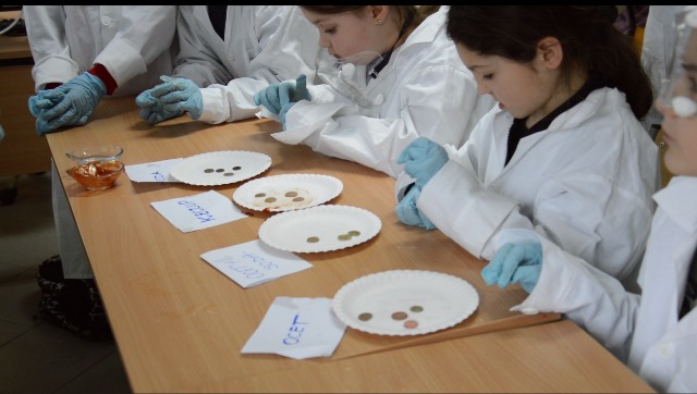 SP Sokołowiec - O pieniądzach inaczej – lekcja chemii…