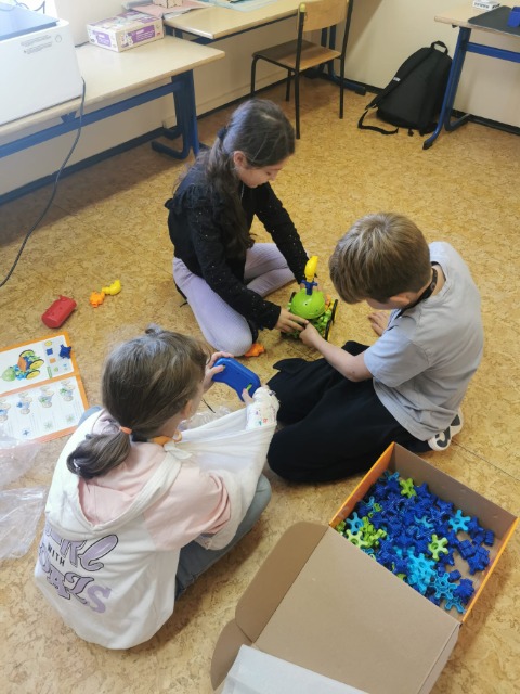 SP Sokołowiec - 24 tysiące złotych na sprzęt do robotyki i grawerowania.