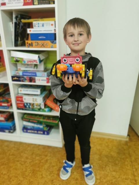 SP Sokołowiec - 24 tysiące złotych na sprzęt do robotyki i grawerowania.