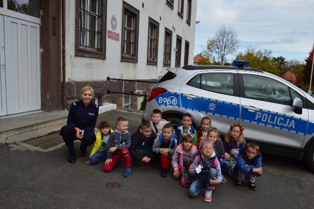 SP Sokołowiec - SPOTKANIE Z TYMI, KTÓRZY DBAJĄ  O NASZE BEZPIECZEŃSTWO