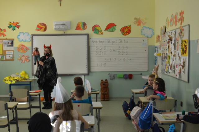 SP Sokołowiec - DZIEŃ POSTACI Z BAJEK ….