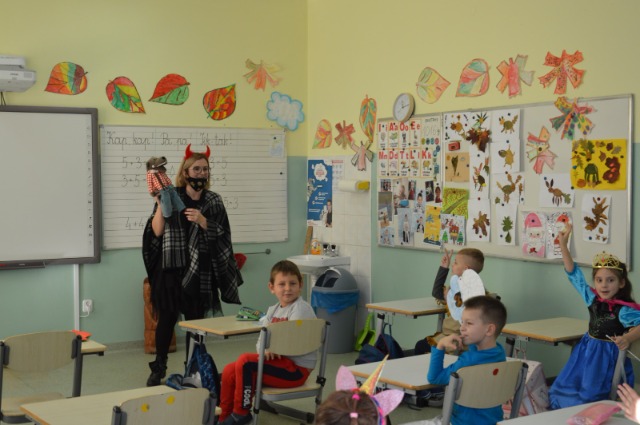 SP Sokołowiec - DZIEŃ POSTACI Z BAJEK ….