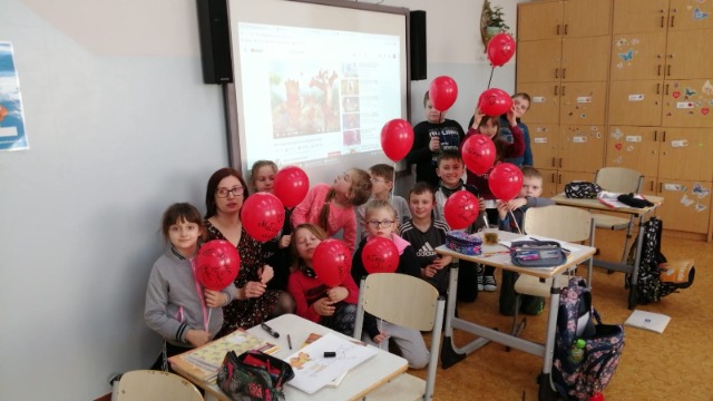 SP Sokołowiec - Walentynki w bibliotece PRZEZ KSIĄŻKĘ DO SERCA