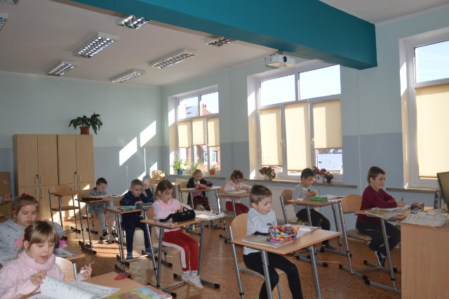 SP Sokołowiec - Odnowione sale czekają …………