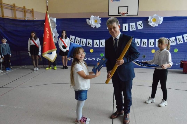 SP Sokołowiec - Ślubowanie uczniów klasy pierwszej