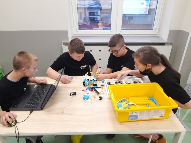 SP Sokołowiec - Młodzi robotyce w akcji….