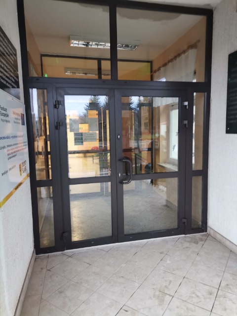 SP Sokołowiec - I mamy nowe drzwi...