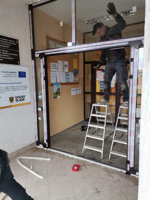 SP Sokołowiec - I mamy nowe drzwi...