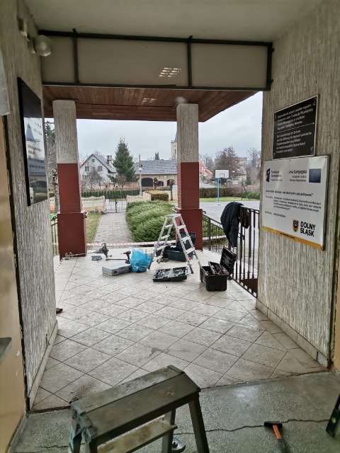 SP Sokołowiec - I mamy nowe drzwi...