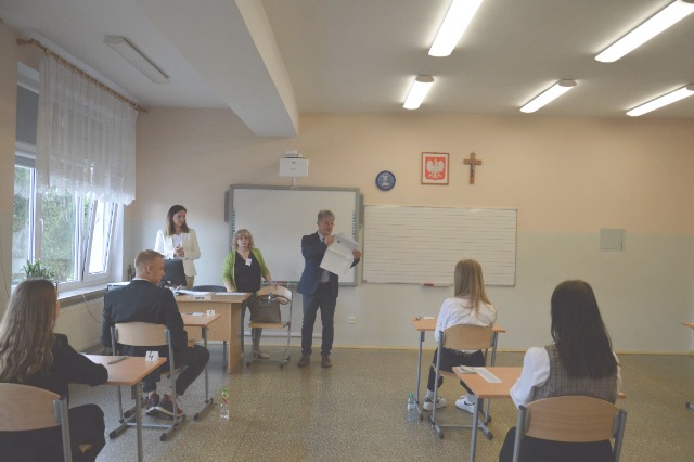 SP Sokołowiec - ÓSMOKLASIŚCI – jesteście dzielni, mądrzy i wartościowi,  Pamiętajcie o tym dziś, jutro i zawsze….  POWODZENIA!