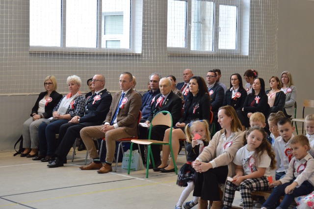SP Sokołowiec - ŚwiętujeMY!- 104 rocznica Odzyskania Niepodległości przez Polskę.