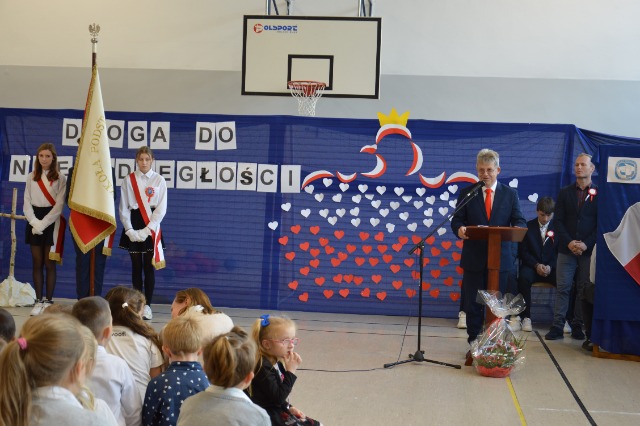 SP Sokołowiec - ŚwiętujeMY!- 104 rocznica Odzyskania Niepodległości przez Polskę.
