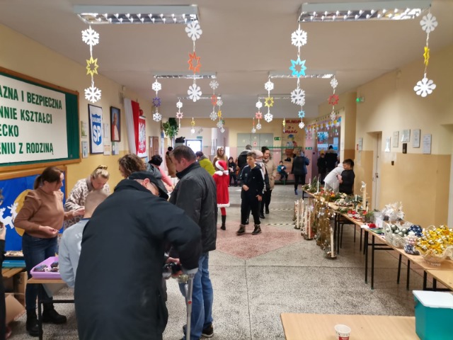 SP Sokołowiec - JARMARK ŚWIĄTECZNY...