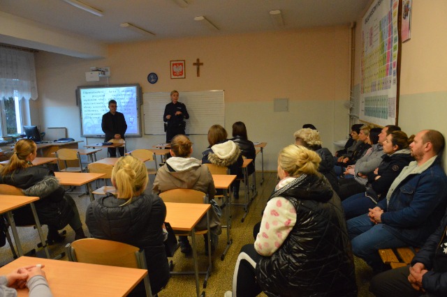 SP Sokołowiec - Spotkanie profilaktyczne z Policjantem…..