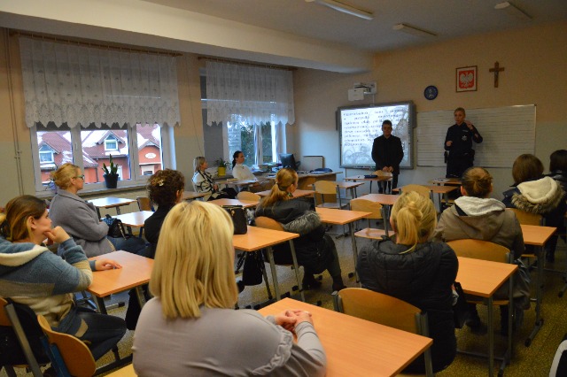 SP Sokołowiec - Spotkanie profilaktyczne z Policjantem…..