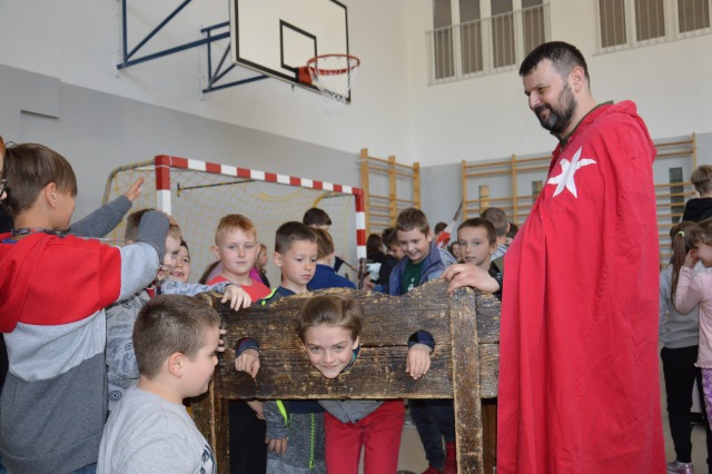 SP Sokołowiec - „I ty możesz zostać rycerzem” – żywa lekcja historii..