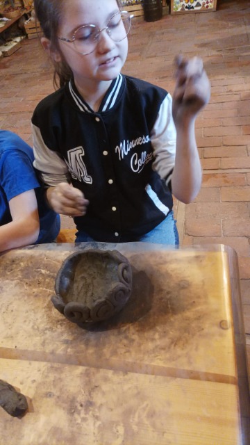 SP Sokołowiec - „Z gliną na wesoło” – warsztaty ceramiczne..