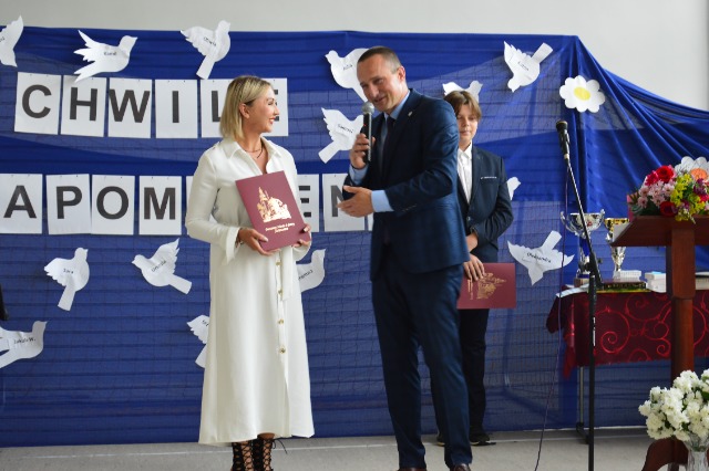 SP Sokołowiec - ŻEGNAJ SZKOŁO – NIECH ŻYJĄ WAKACJE….