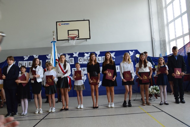 SP Sokołowiec - ŻEGNAJ SZKOŁO – NIECH ŻYJĄ WAKACJE….