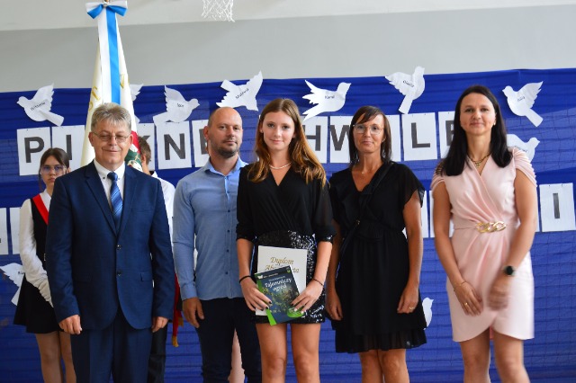 SP Sokołowiec - ŻEGNAJ SZKOŁO – NIECH ŻYJĄ WAKACJE….