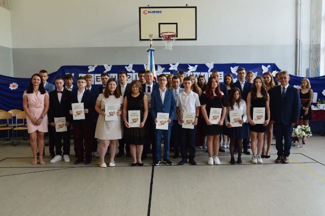 SP Sokołowiec - ŻEGNAJ SZKOŁO – NIECH ŻYJĄ WAKACJE….